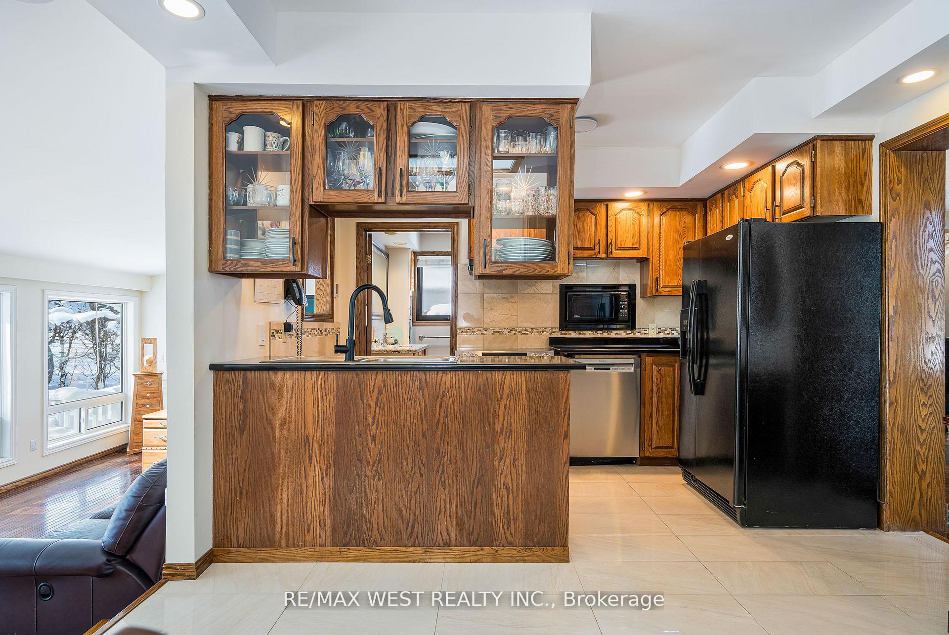 25 Edwin Street W, Meaford — photo 3 of 5