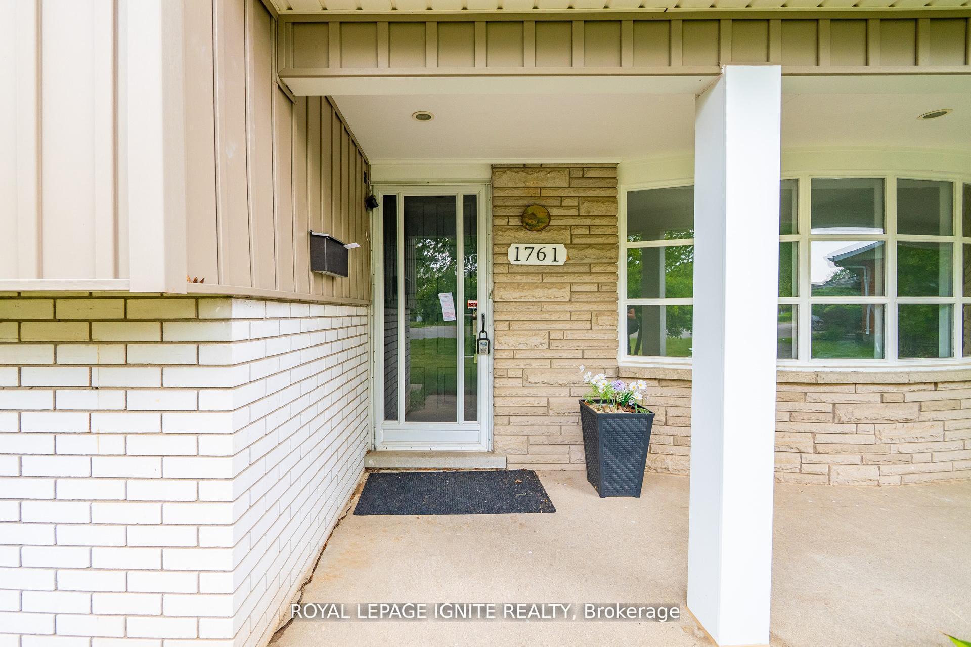 1761 Daleview Crescent, Cambridge — photo 3 of 5