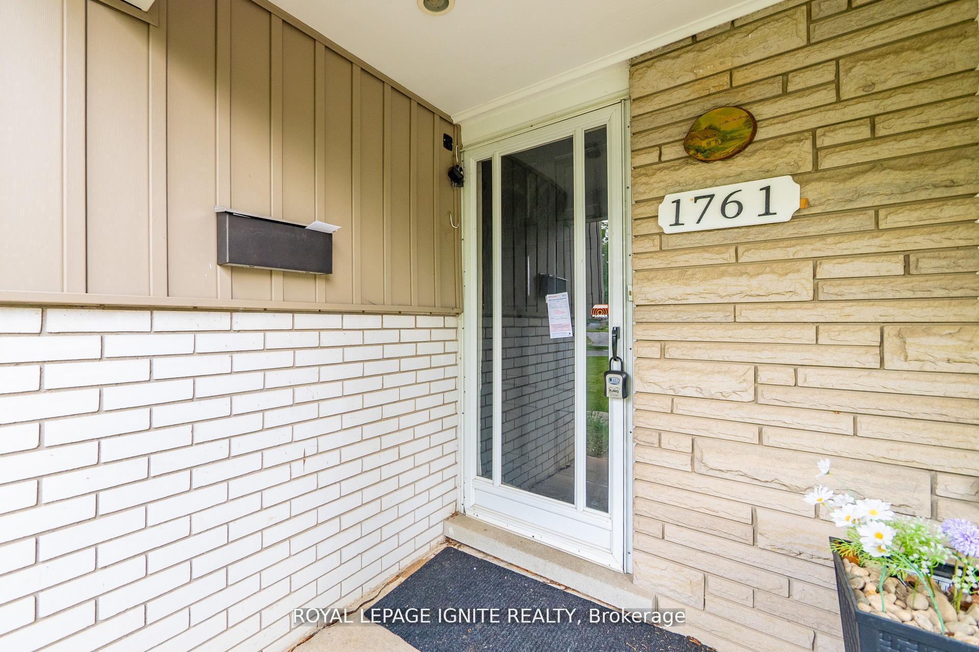 1761 Daleview Crescent, Cambridge — photo 4 of 5