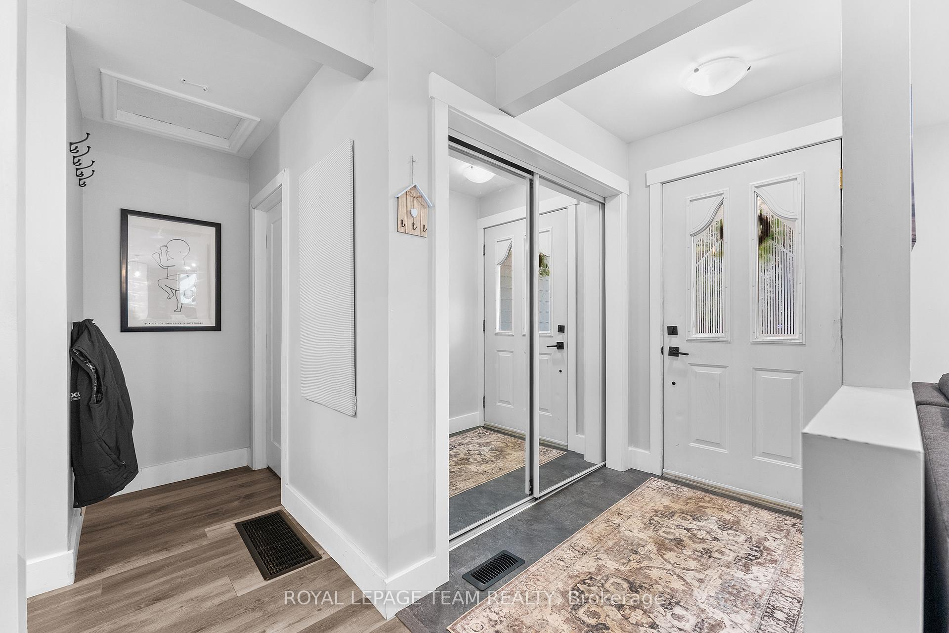25 FRONTENAC Crescent, Deep River — photo 5 of 5
