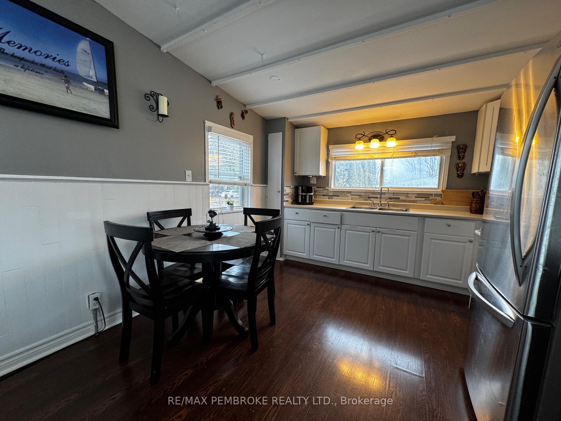 72 Pinehurst Estates, Petawawa — photo 3 of 5