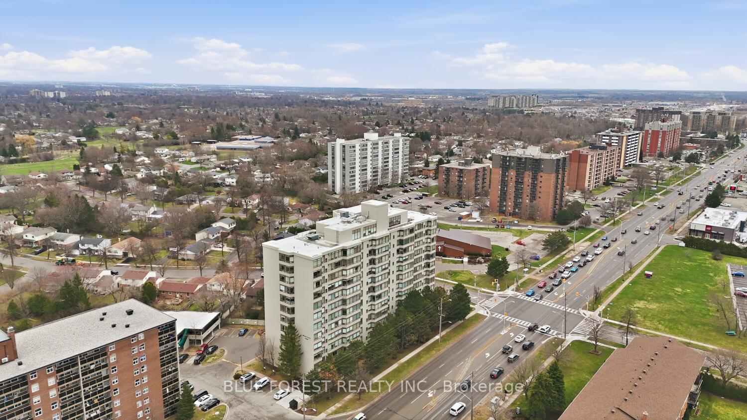 744 Wonderland Road S 203, London South — photo 4 of 5
