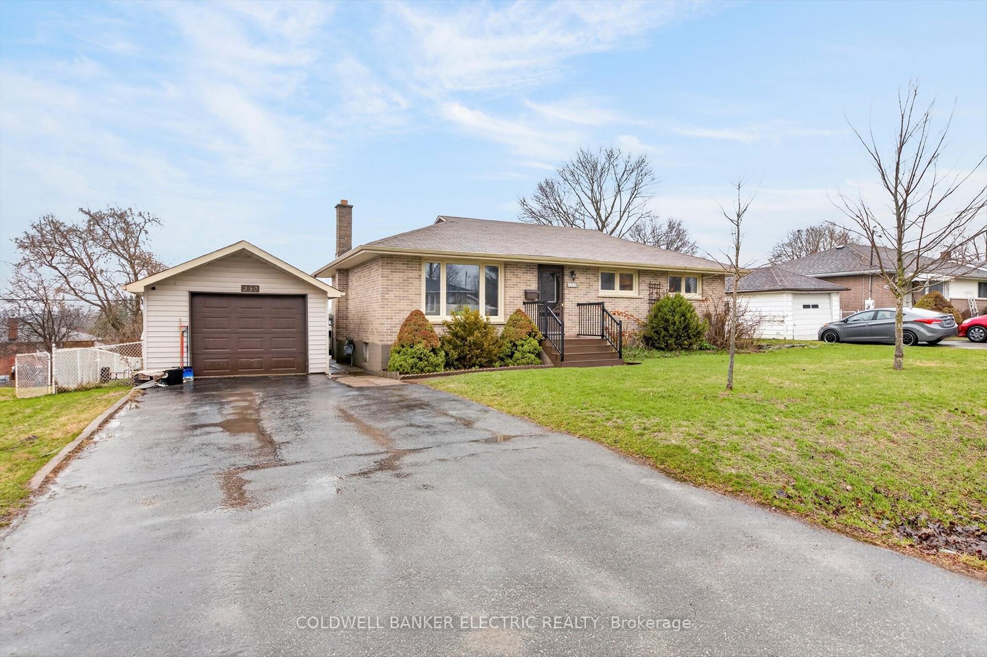 250 Collison Crescent, Peterborough — photo 5 of 5