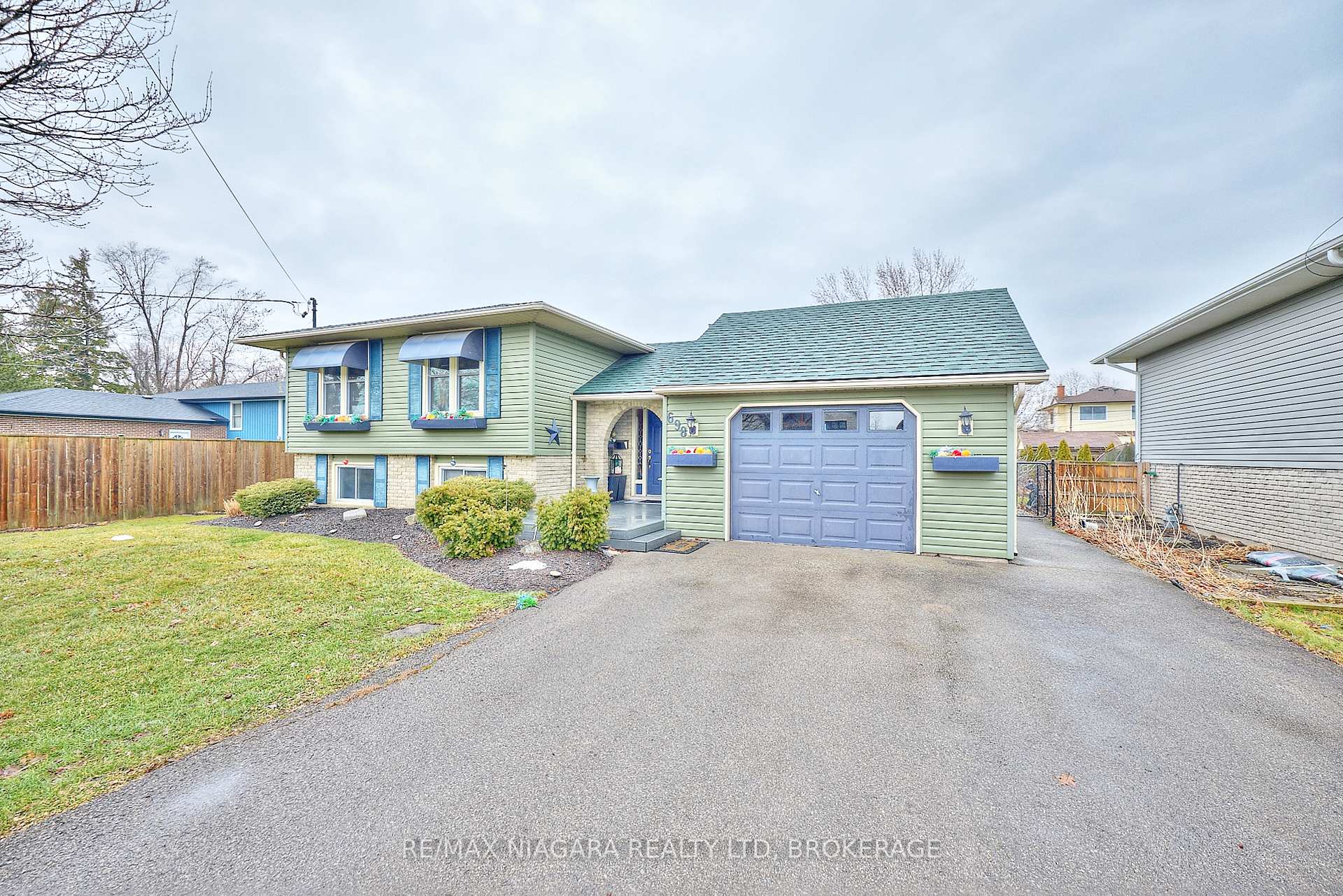 698 Buffalo Road, Fort Erie, ON L2A 5T6 — Fort Erie, Ontario