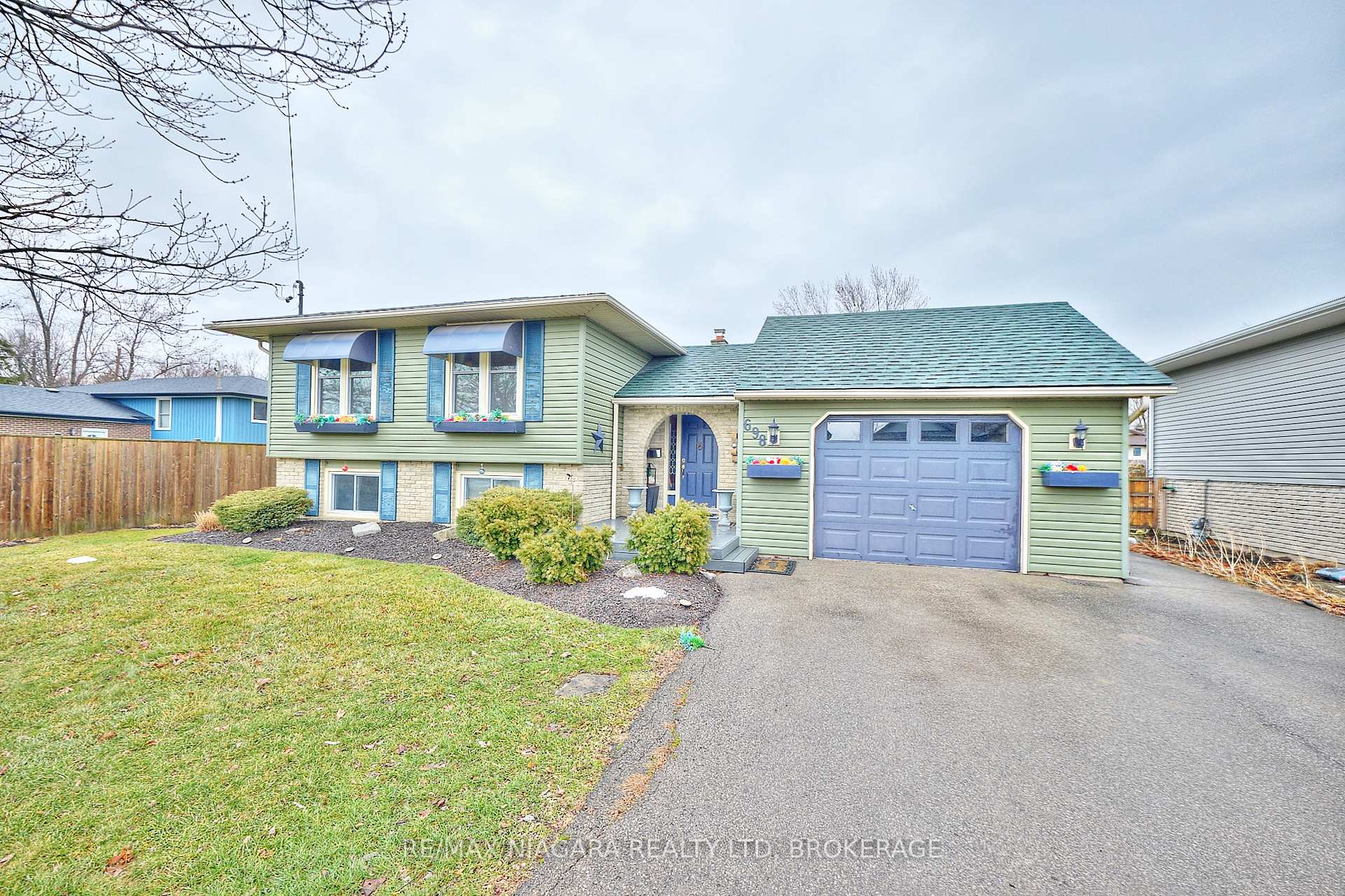 698 Buffalo Road, Fort Erie — photo 3 of 5