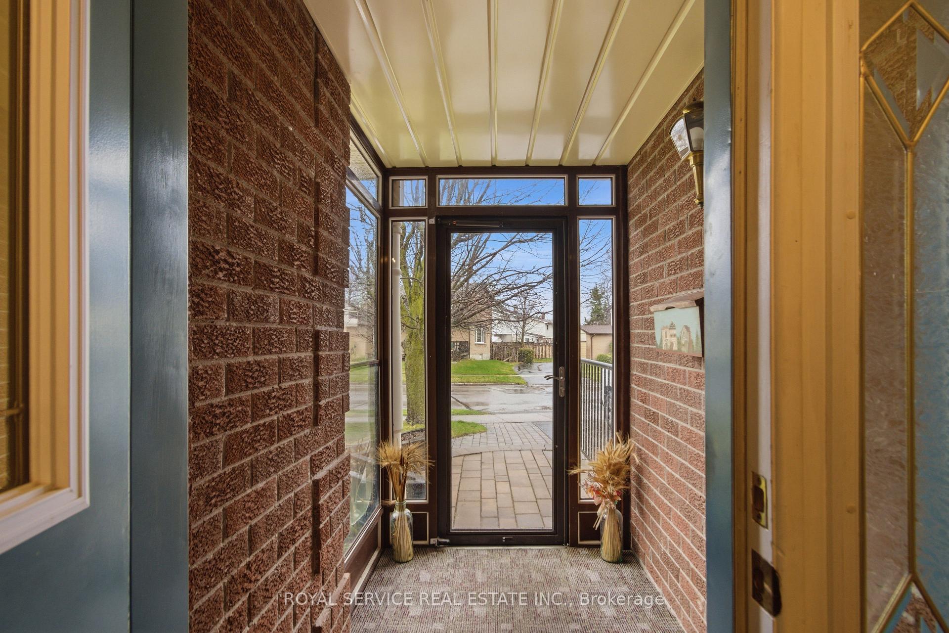 606 Carlisle Street, Cobourg — photo 4 of 5