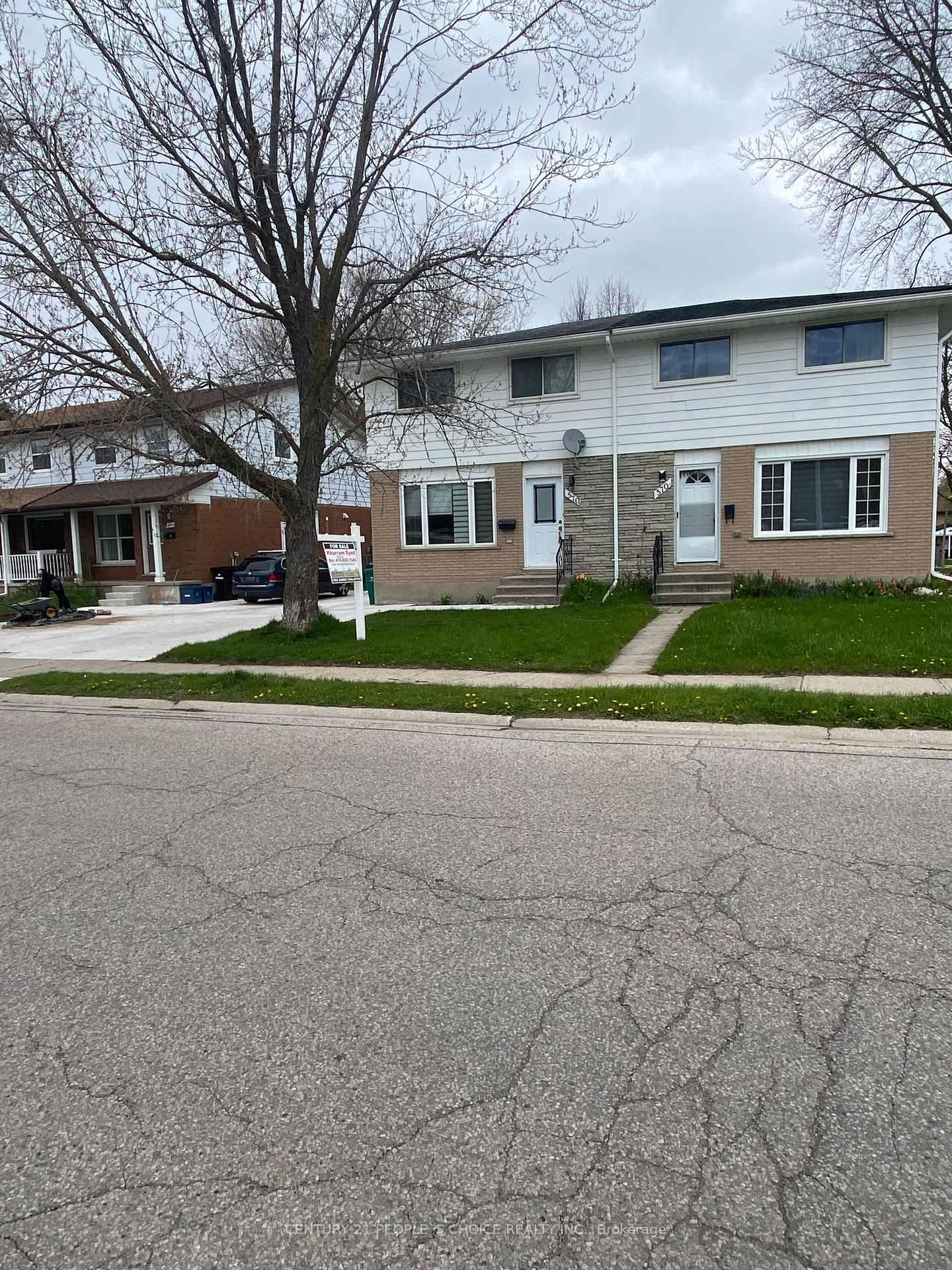 570B Glen Forrest Boulevard, Waterloo — photo 3 of 5