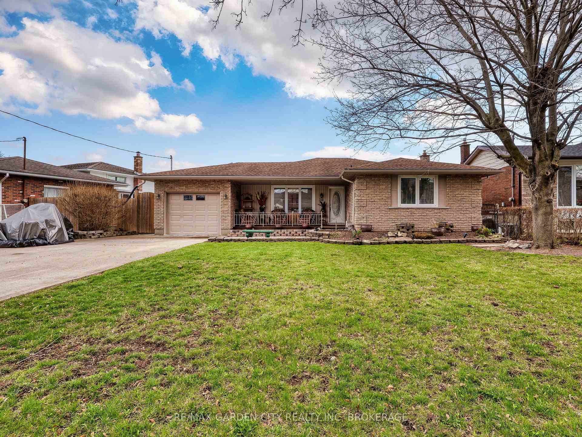30 Glenview Avenue, St. Catharines, ON L2N 2Z8 — St. Catharines, Ontario