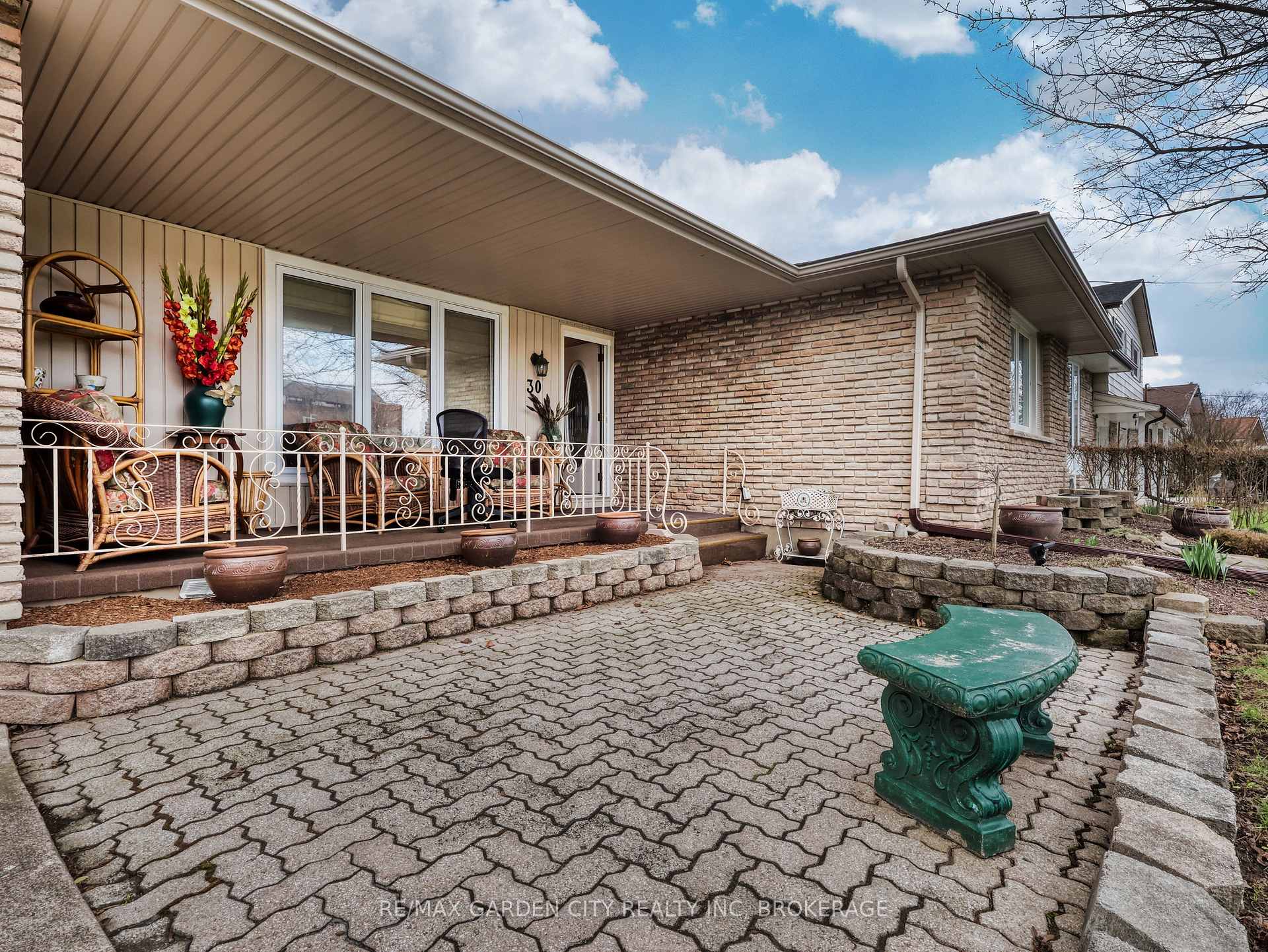 30 Glenview Avenue, St. Catharines — photo 3 of 5