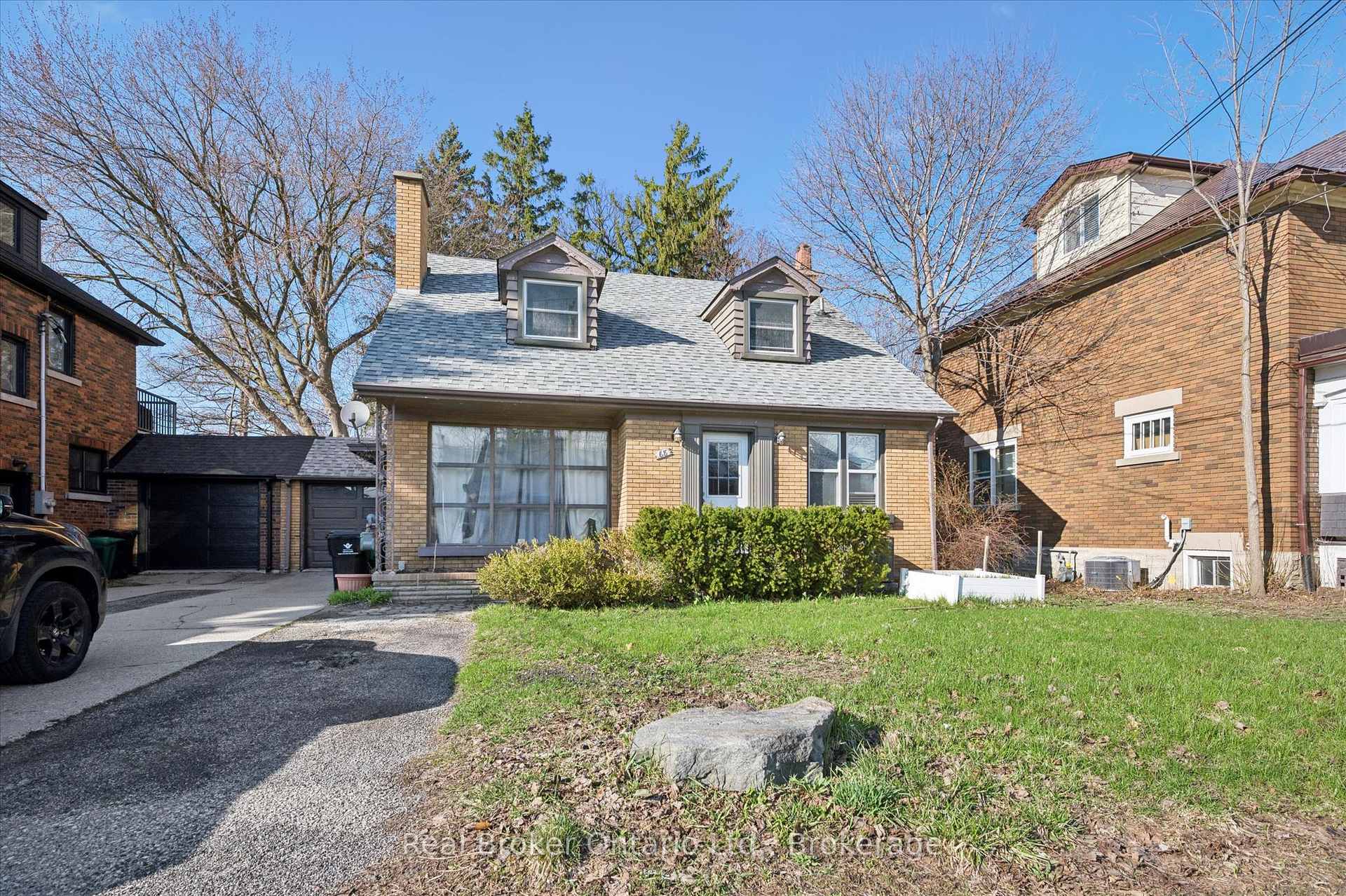 68 Highland Road W Upper, Kitchener, ON N2M 3B5
