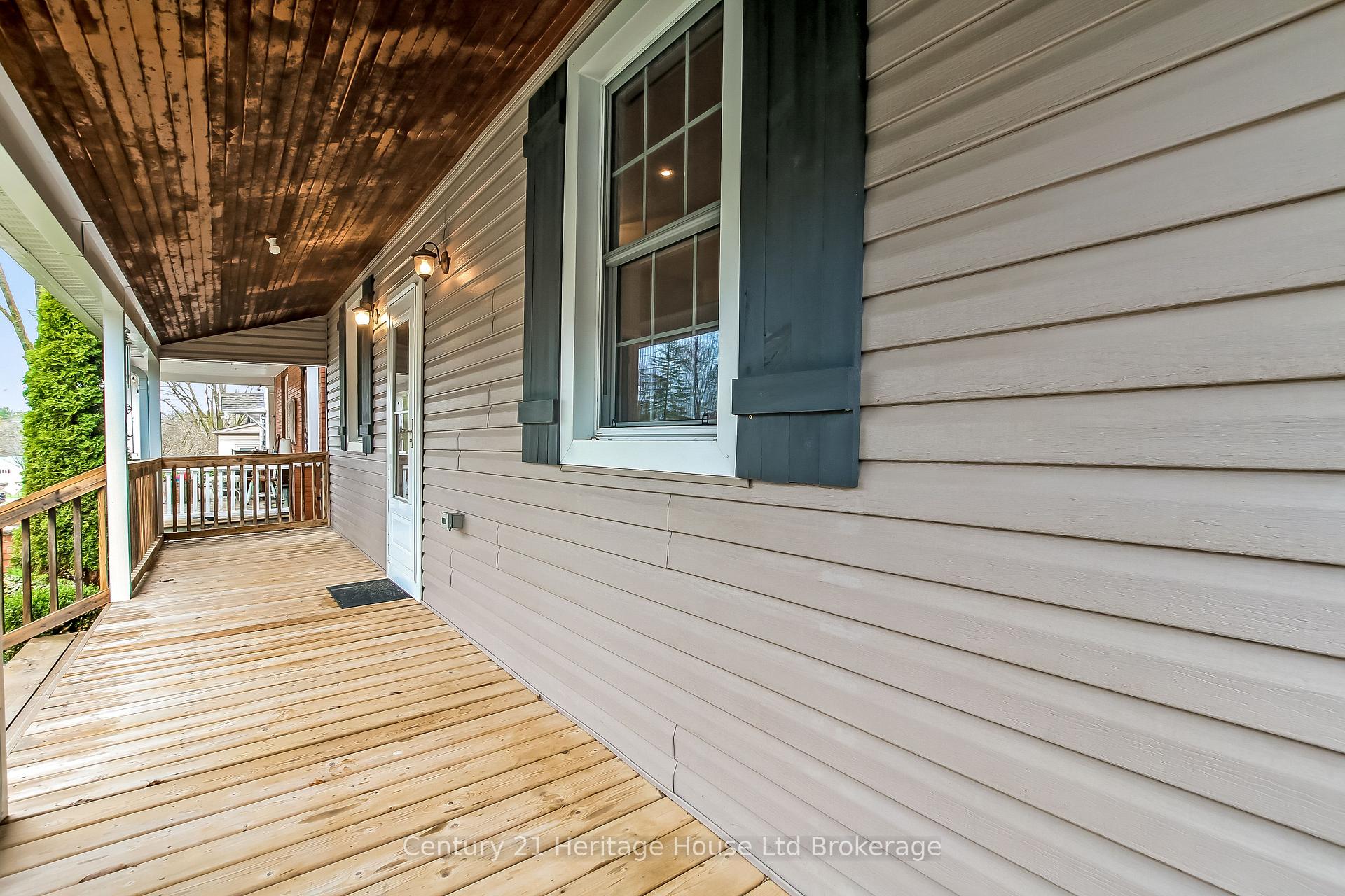 137 Wonham Street S, Ingersoll — photo 3 of 5