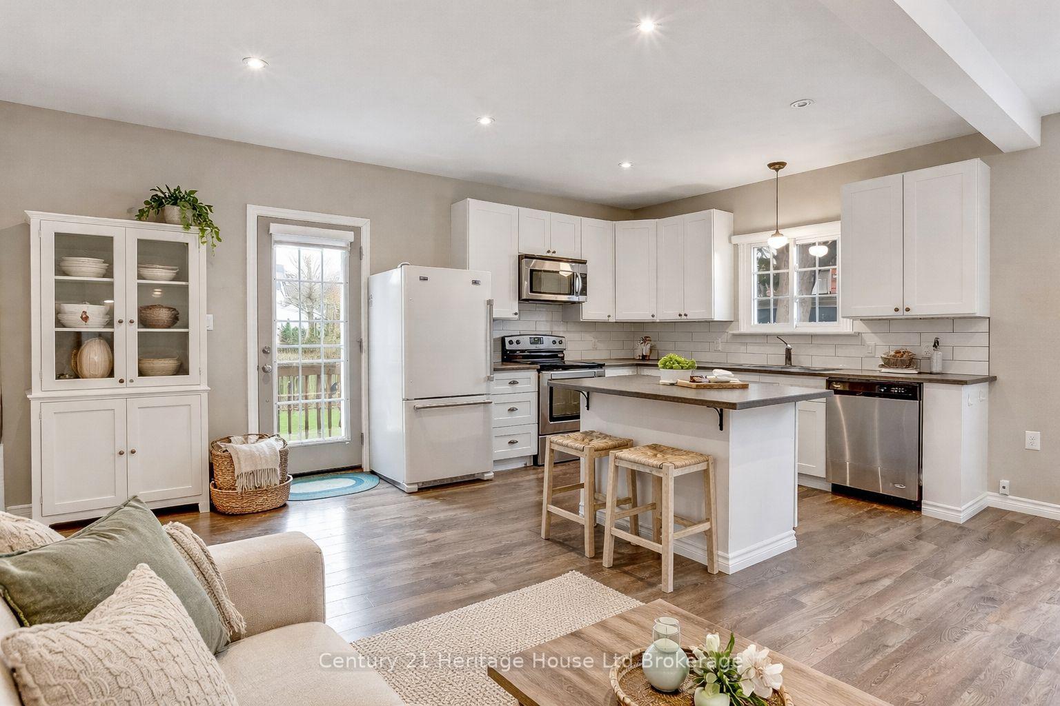137 Wonham Street S, Ingersoll — photo 4 of 5
