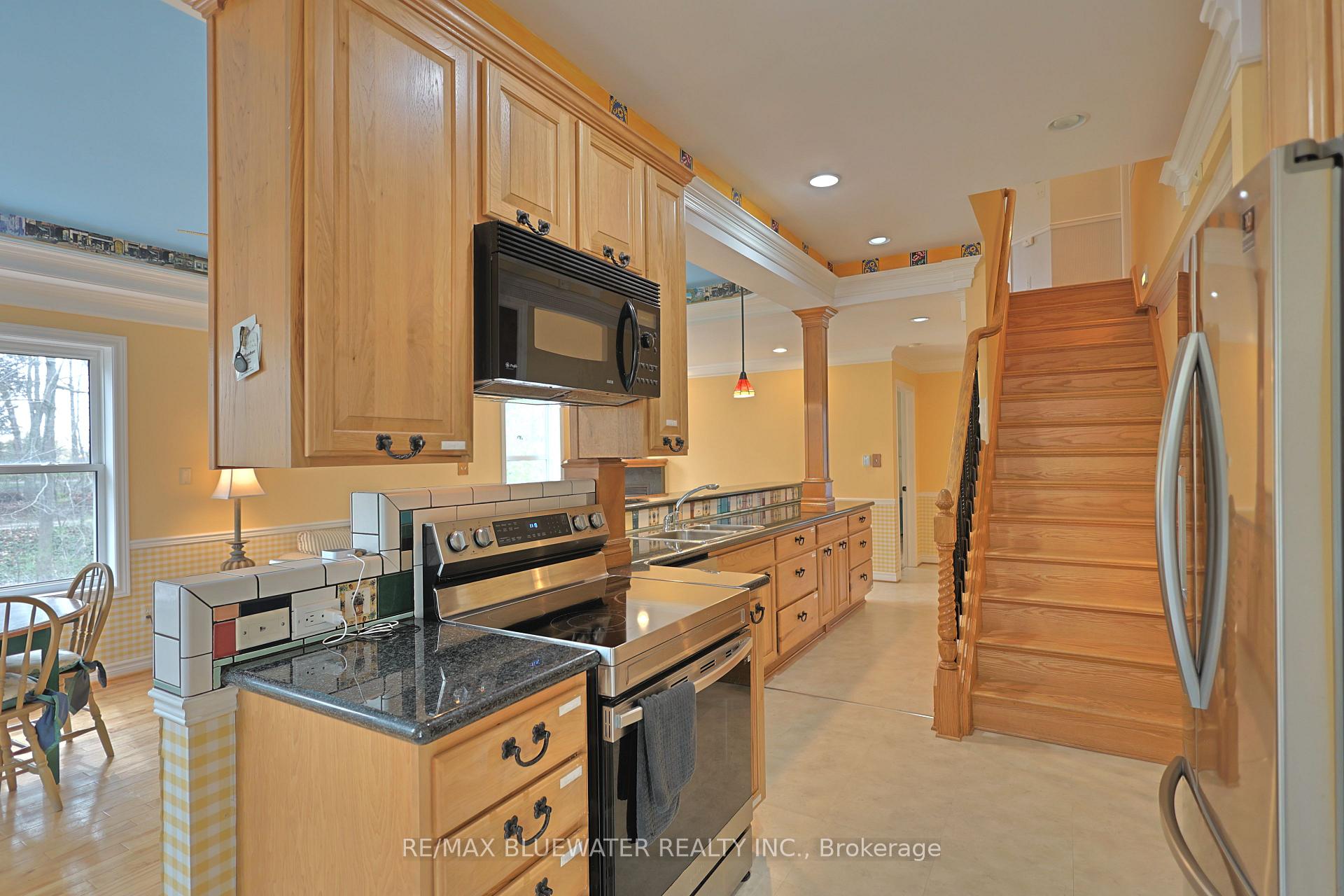 5 PHILLIP Street, South Huron — photo 5 of 5