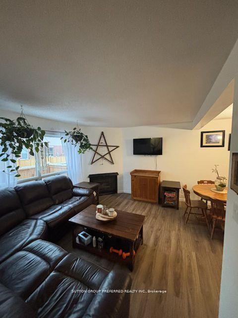 595 Third Street 77, London East — photo 4 of 5