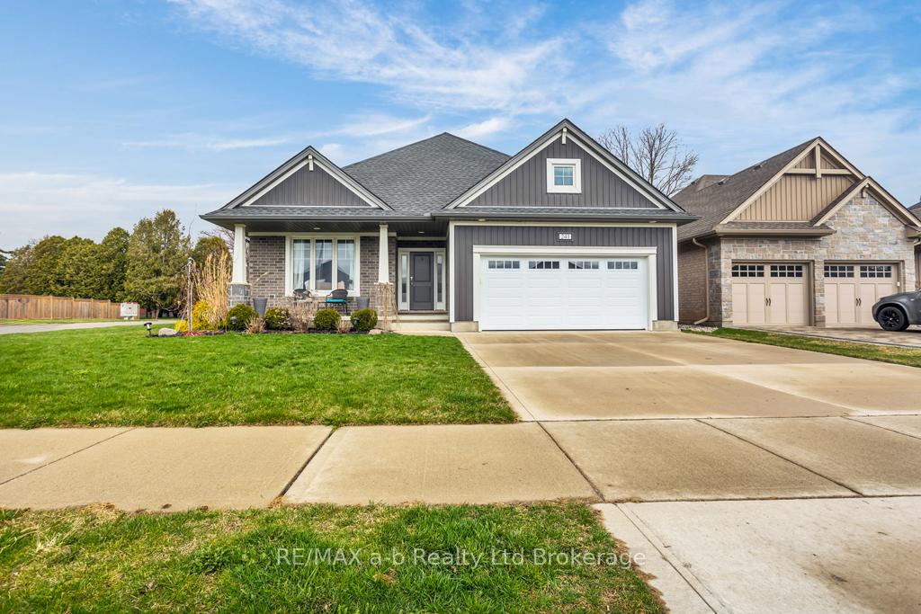 241 Wilson Avenue, Tillsonburg — photo 3 of 5