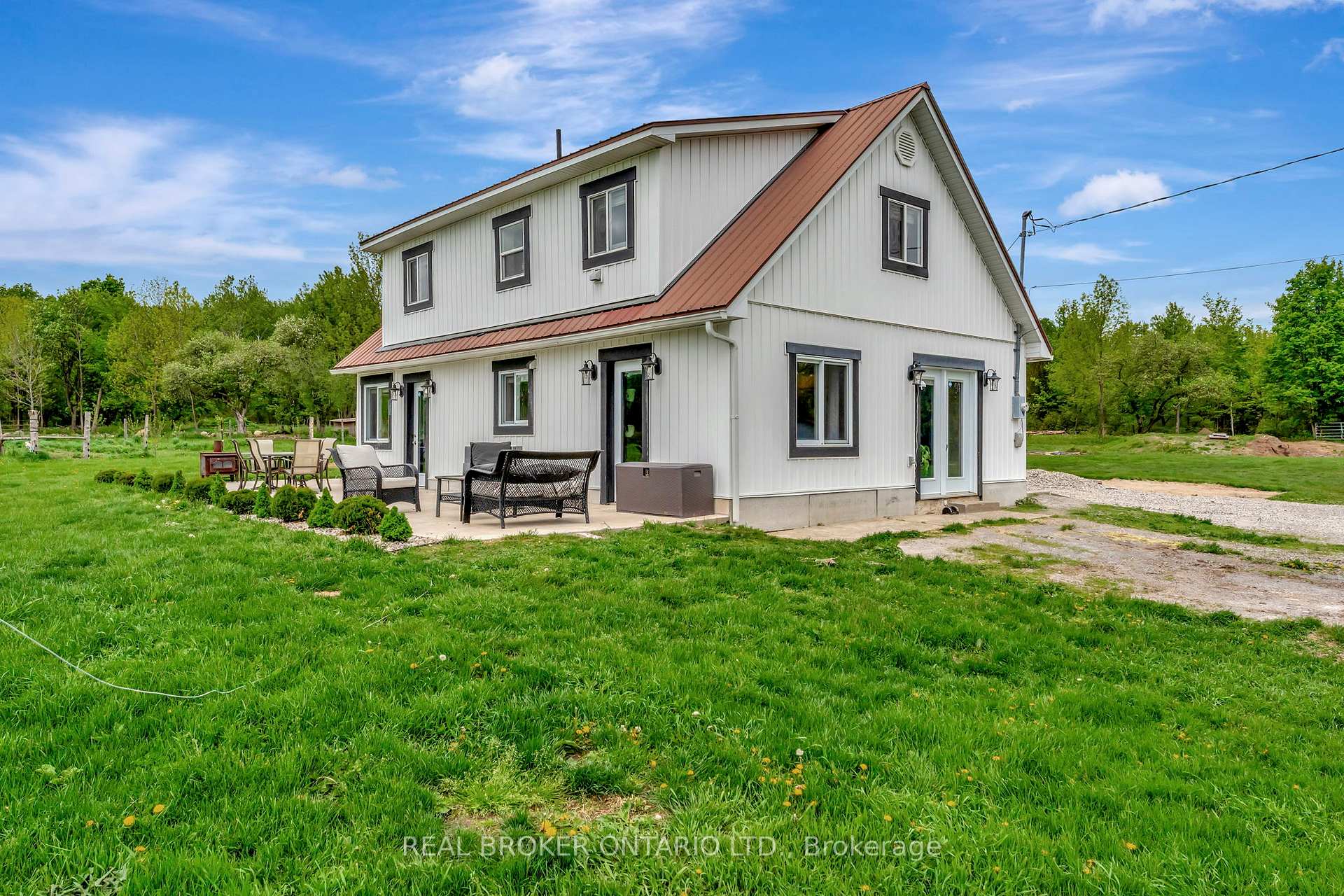 Photo 3