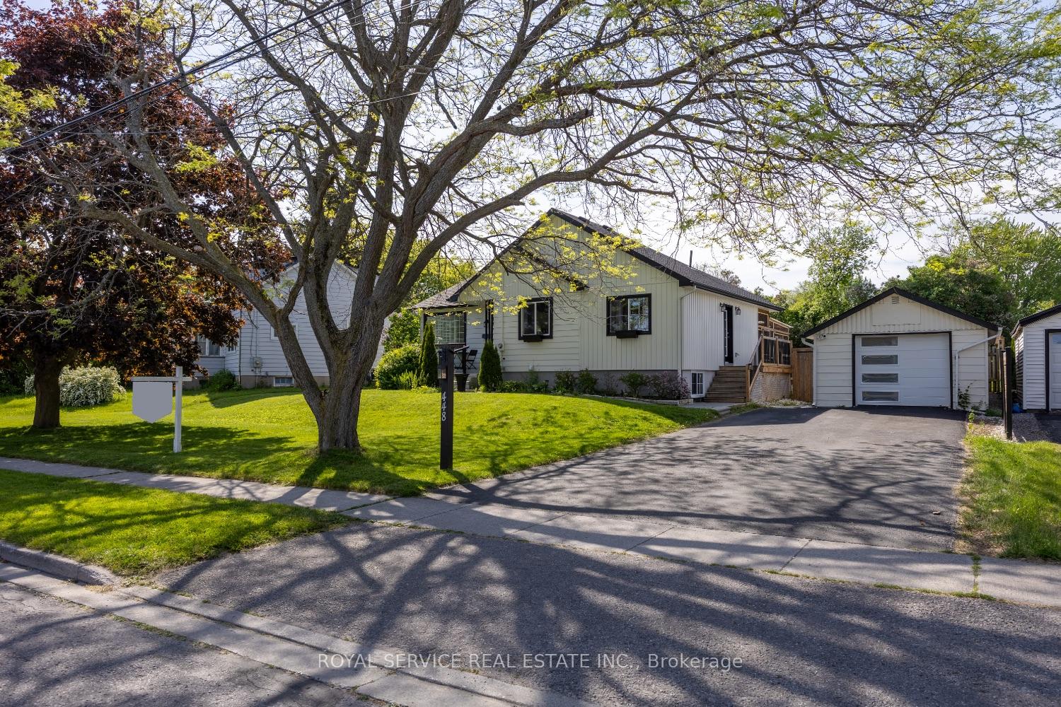 448 Boulton Street, Cobourg — photo 4 of 5
