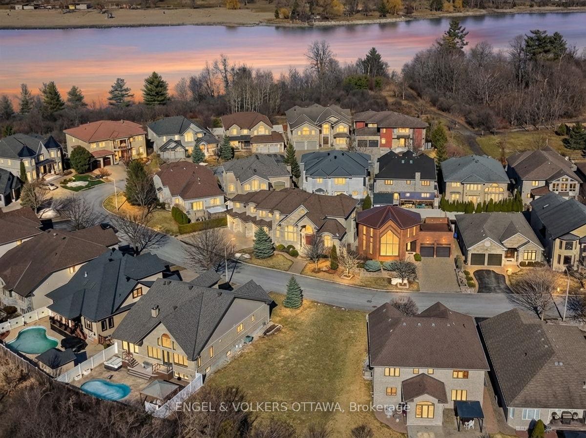 453 Rahul Crescent, Mooneys Bay - Carleton Heights and Area — photo 2 of 5