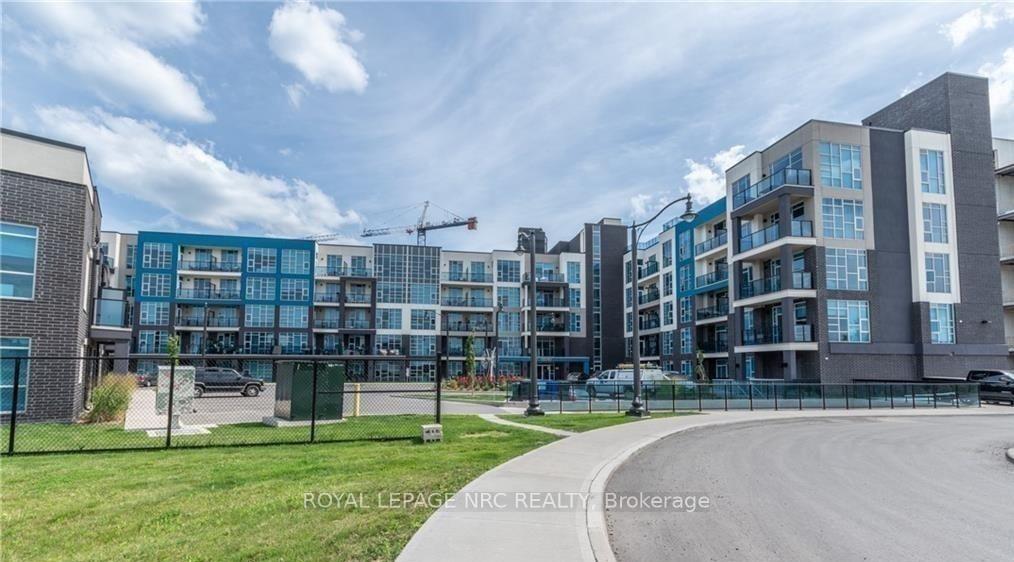 10 Concord Place 207, Grimsby, ON L3M 0G6 — Grimsby, Ontario