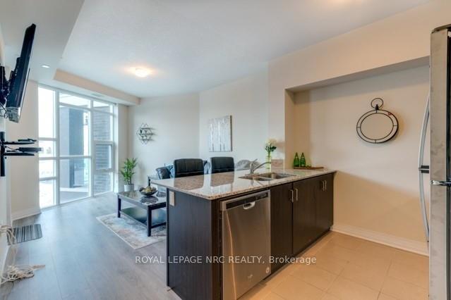 10 Concord Place 207, Grimsby — photo 2 of 5