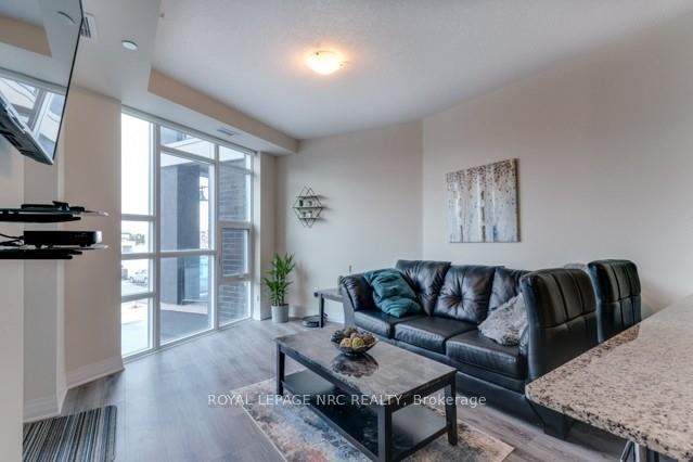 10 Concord Place 207, Grimsby — photo 3 of 5