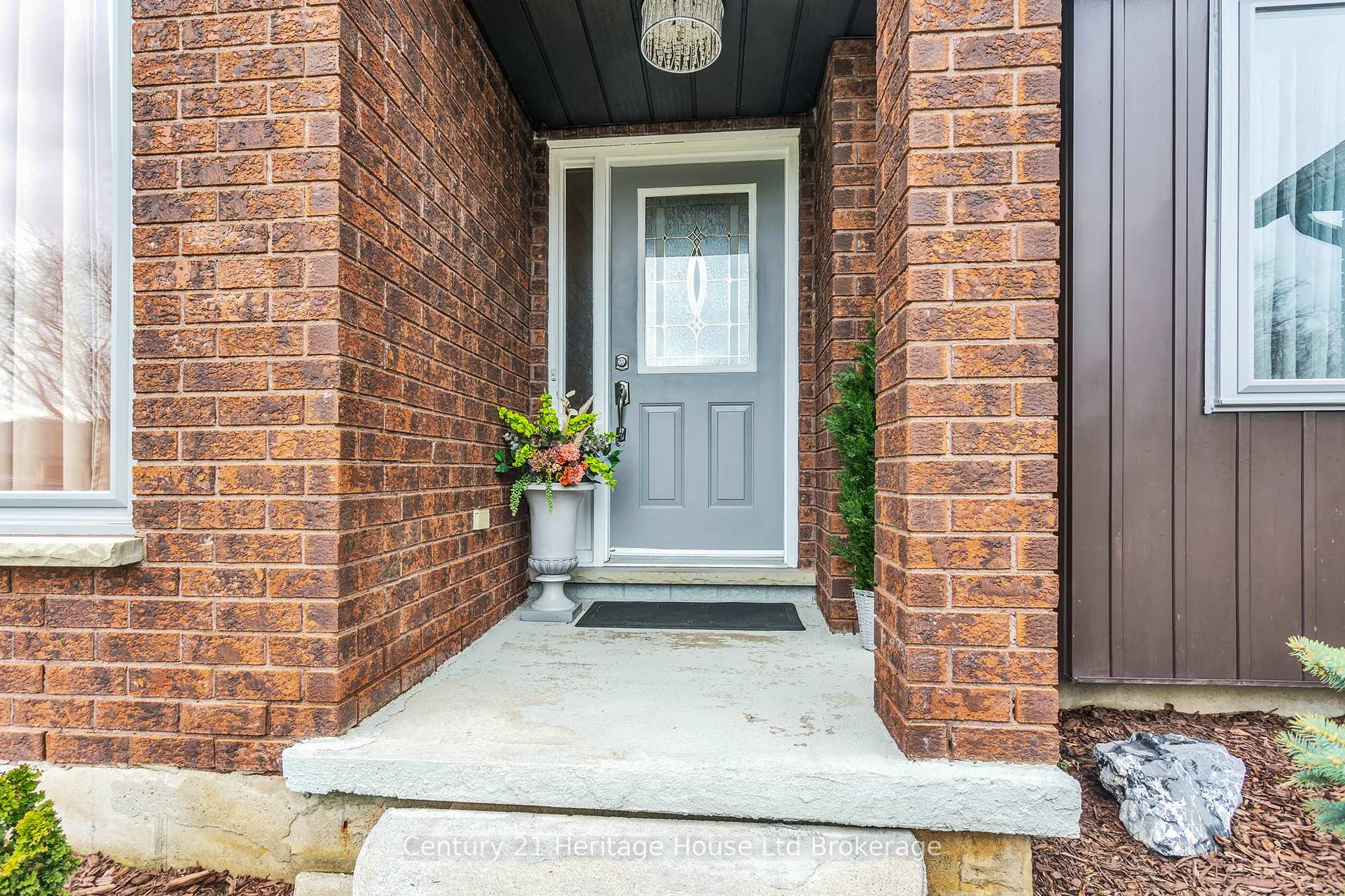 15 Gibson Drive, Tillsonburg — photo 3 of 5