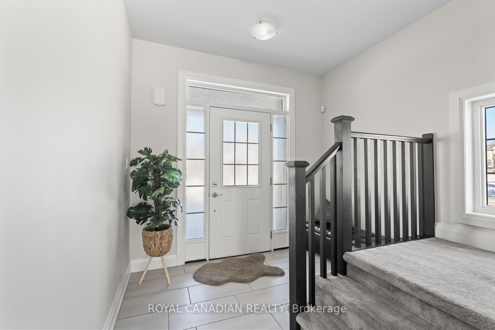 301 Buttonbush Street Upper, Waterloo — photo 2 of 5