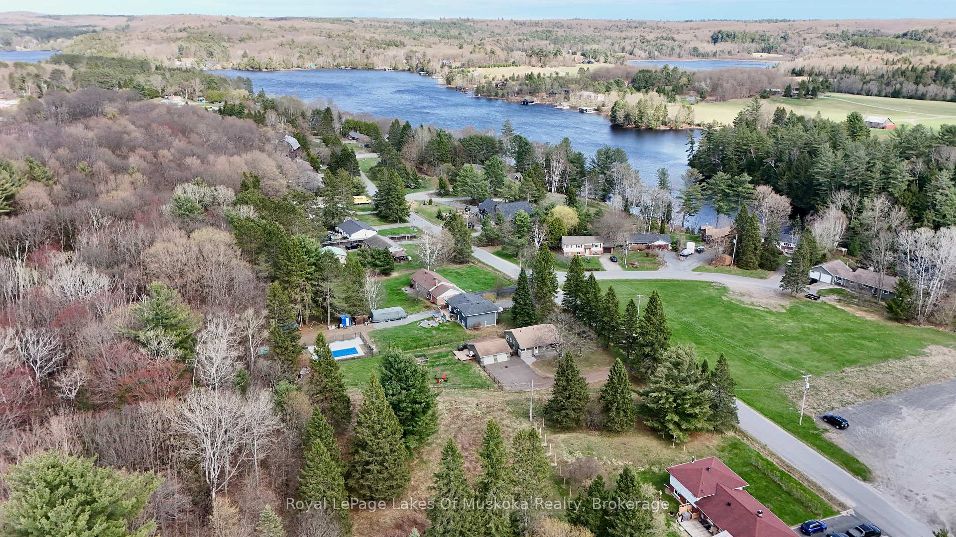 42 Riverside Drive, Huntsville, ON P1H 1R6 — Huntsville, Ontario