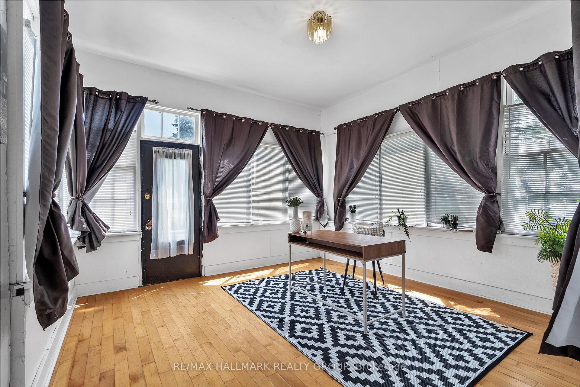 20 RUSSELL Street W 5, Smiths Falls — photo 4 of 5