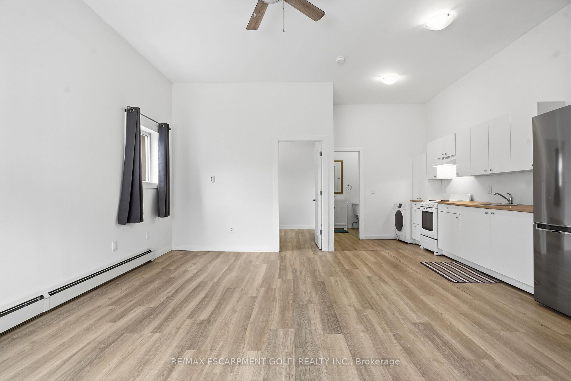 14 Avenue Place, Welland — photo 3 of 5