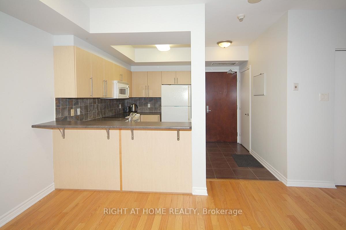 200 Rideau Street 702, Lower Town - Sandy Hill — photo 4 of 5