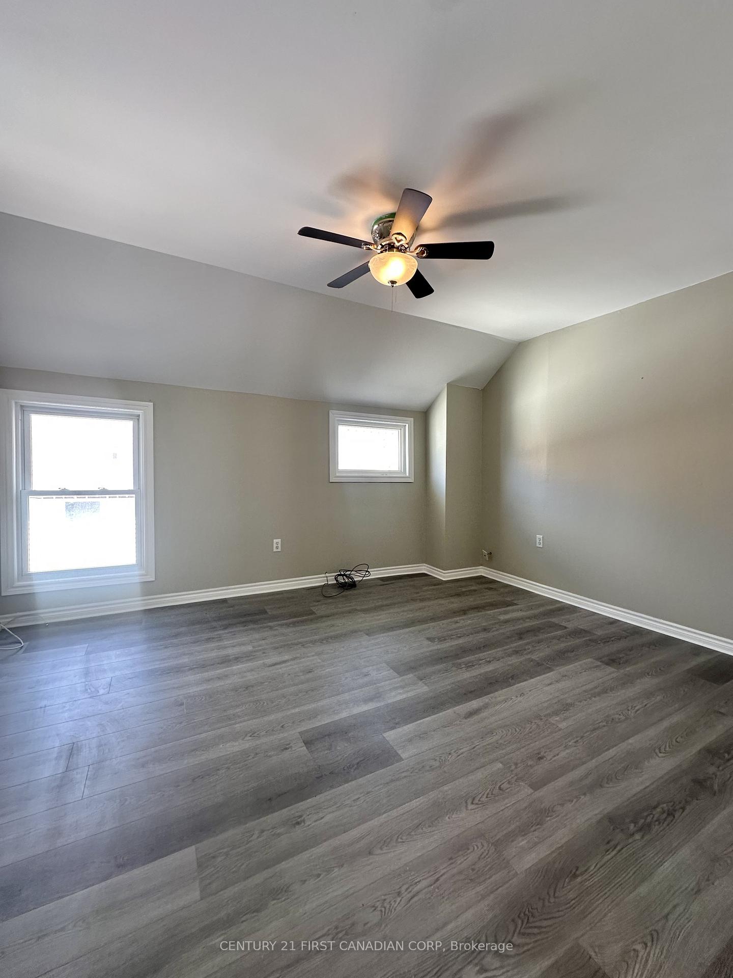 35 Inkerman Street Upper, St. Thomas — photo 4 of 5