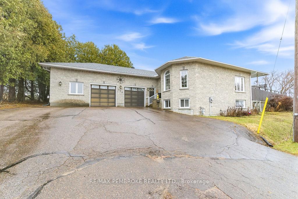 152 Reta Crescent, Pembroke, ON K8A 1B3