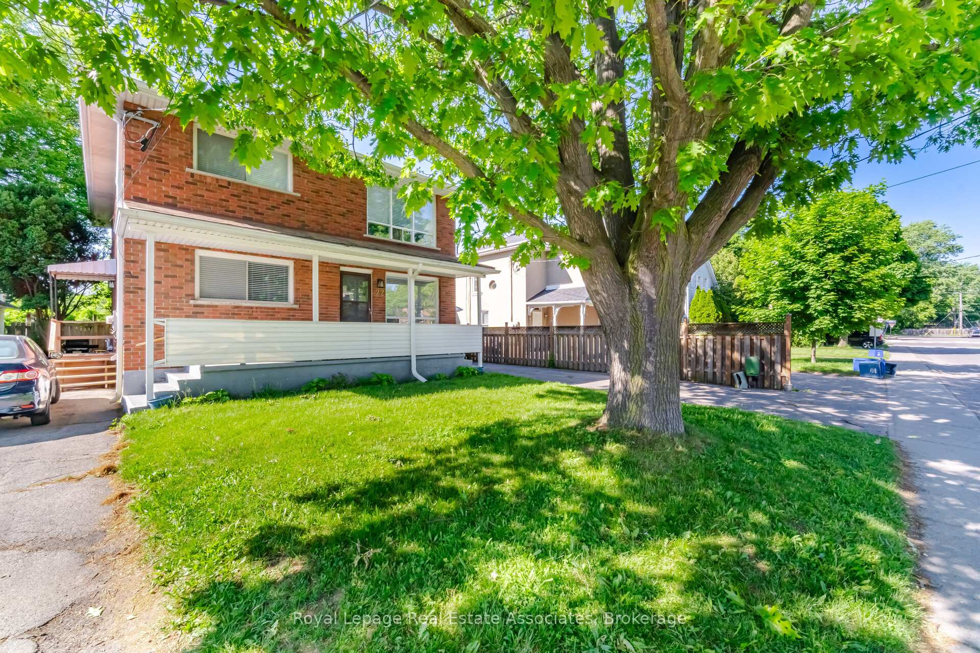22 St James Street A, Brantford — photo 2 of 5