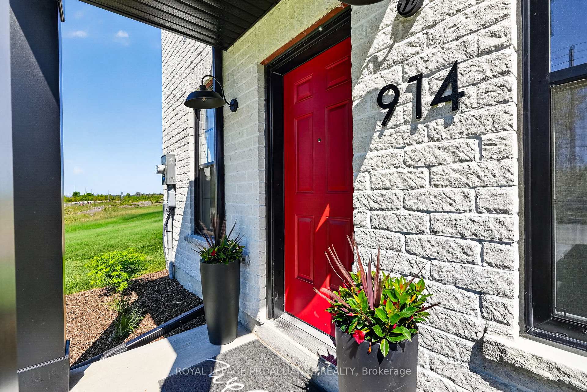 914 Kerr Street W, Cobourg — photo 3 of 5