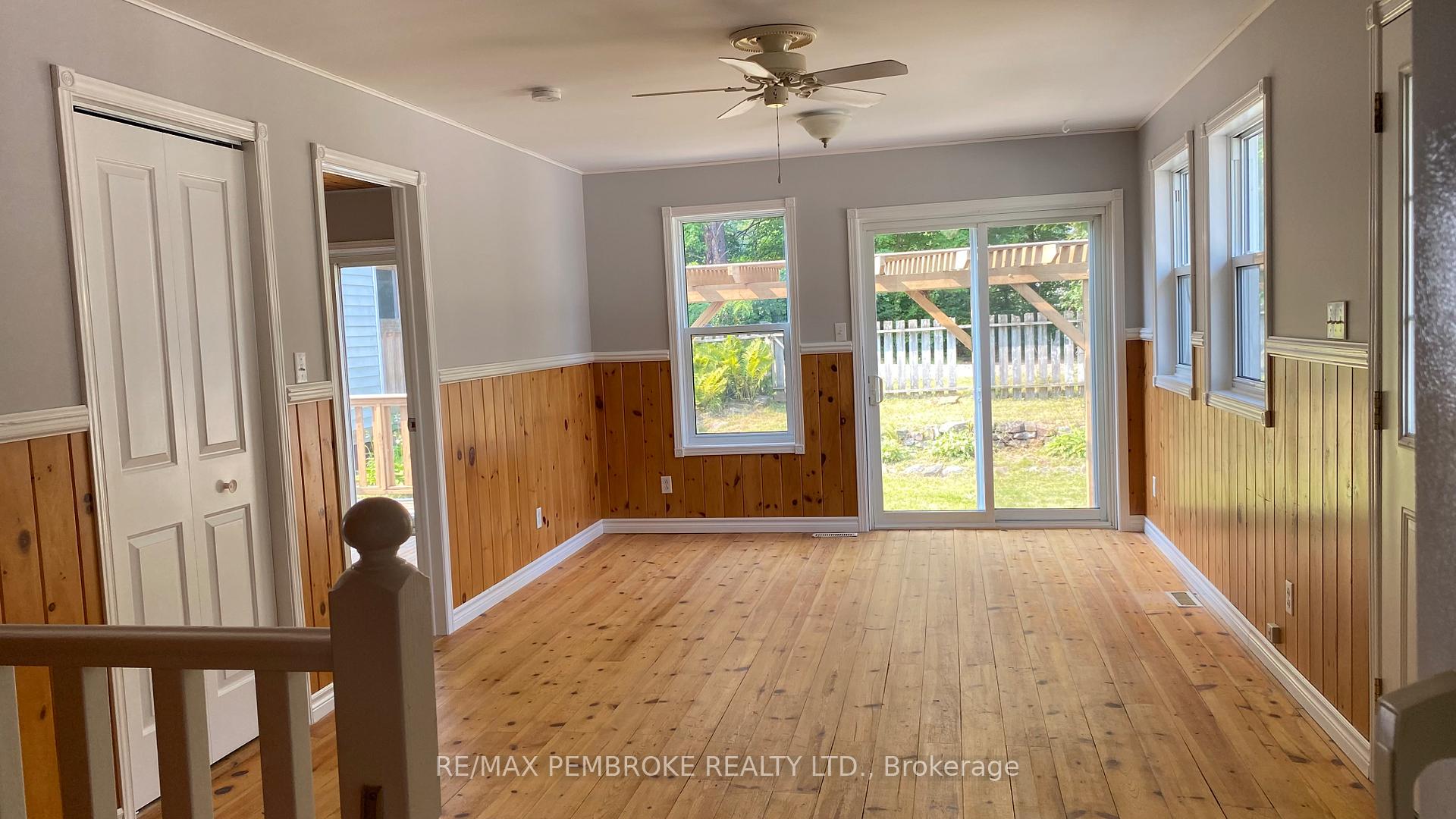 53 Huron Street, Deep River — photo 2 of 5