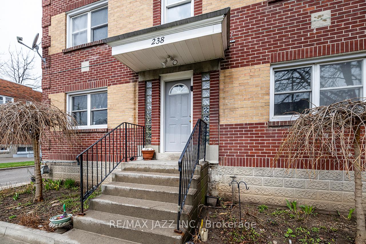 238 James Street E, Cobourg — photo 3 of 5