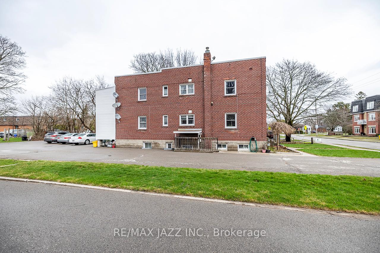 238 James Street E, Cobourg — photo 4 of 5