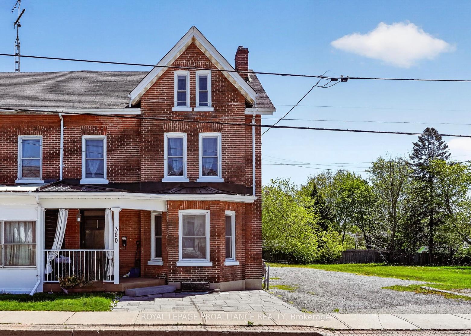 300 George Street, Cobourg — photo 2 of 5