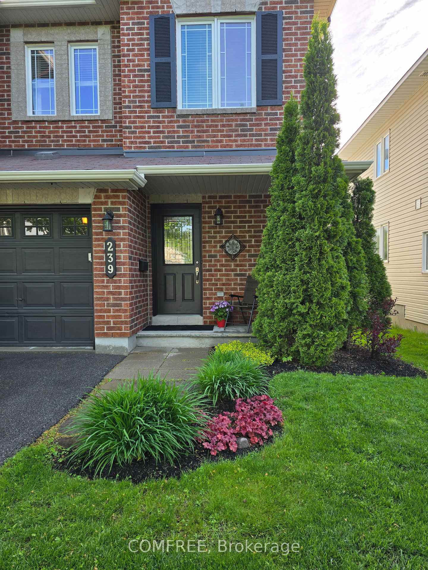 239 Hunterbrook Street, Kanata, ON K2K 0E5 — Kanata, Ontario