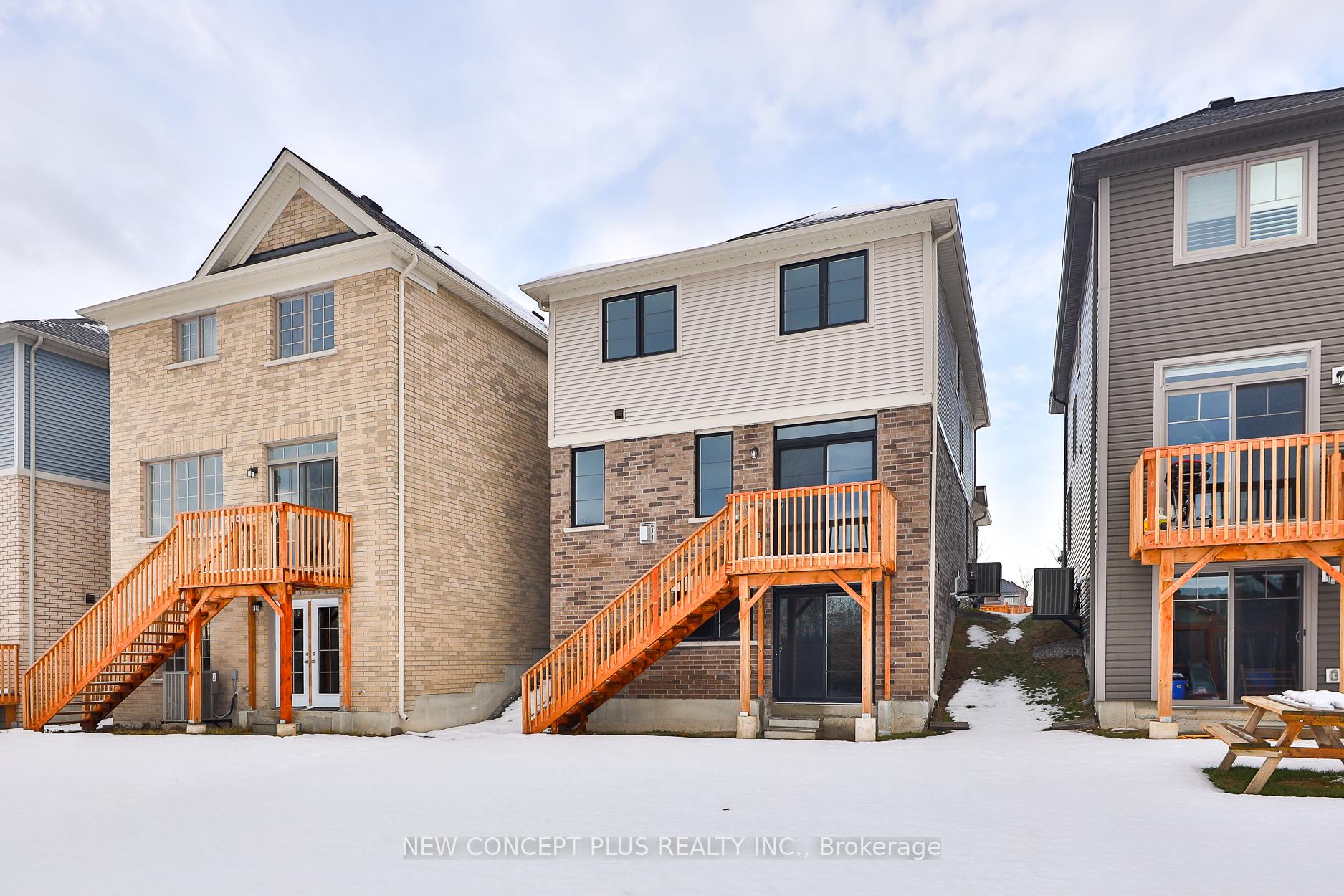 492 Trevor Street, Cobourg — photo 3 of 5