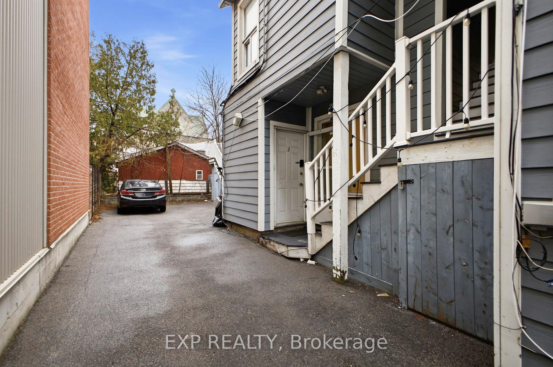 48 Bolton Street, Lower Town - Sandy Hill — photo 4 of 5