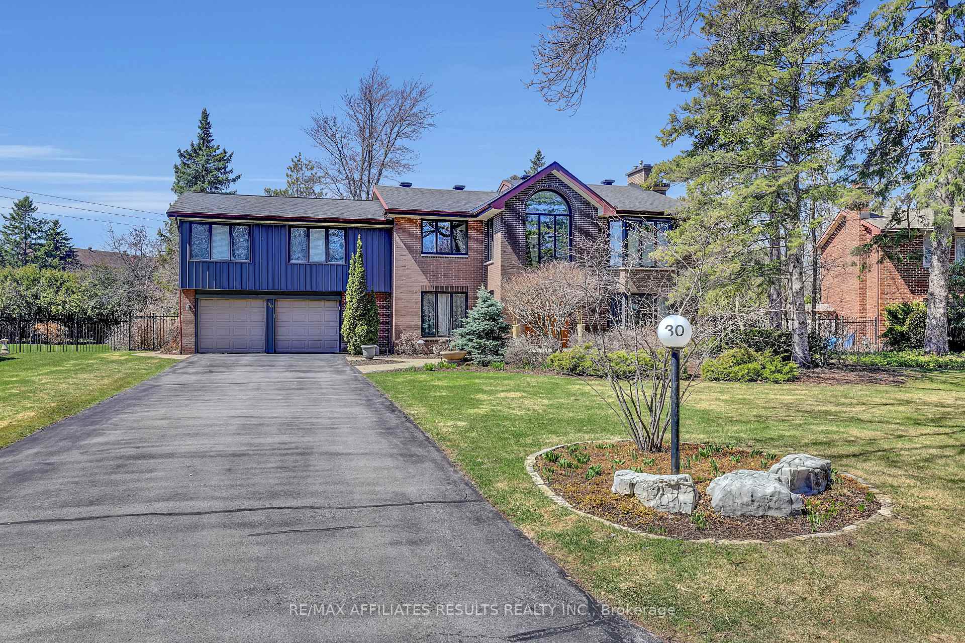 30 Pentland Crescent, Kanata, ON K2K 1V5 — Kanata, Ontario