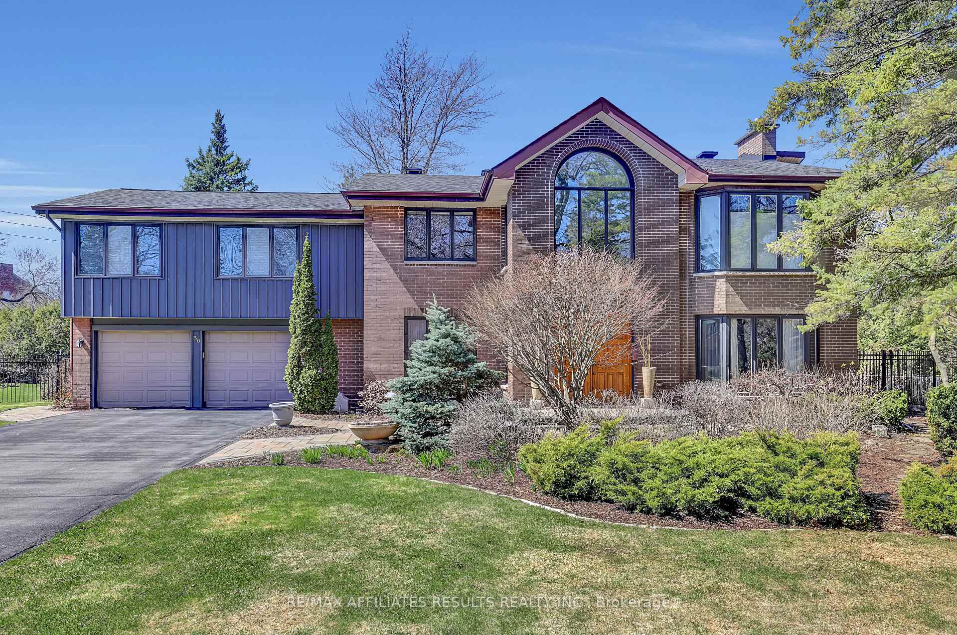 30 Pentland Crescent, Kanata — photo 2 of 5