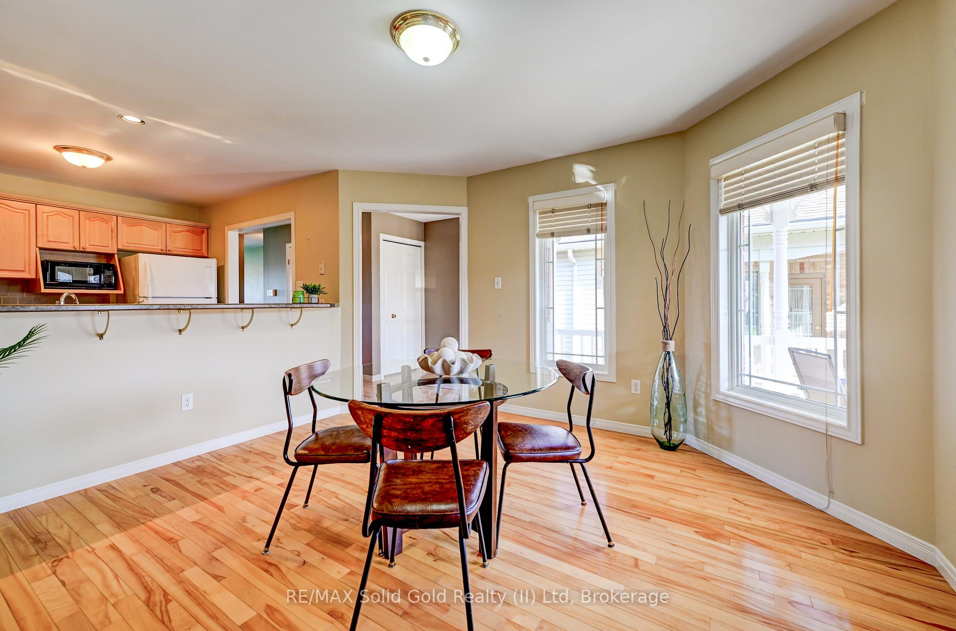 1662 Erbs Road 8, Wilmot — photo 4 of 5