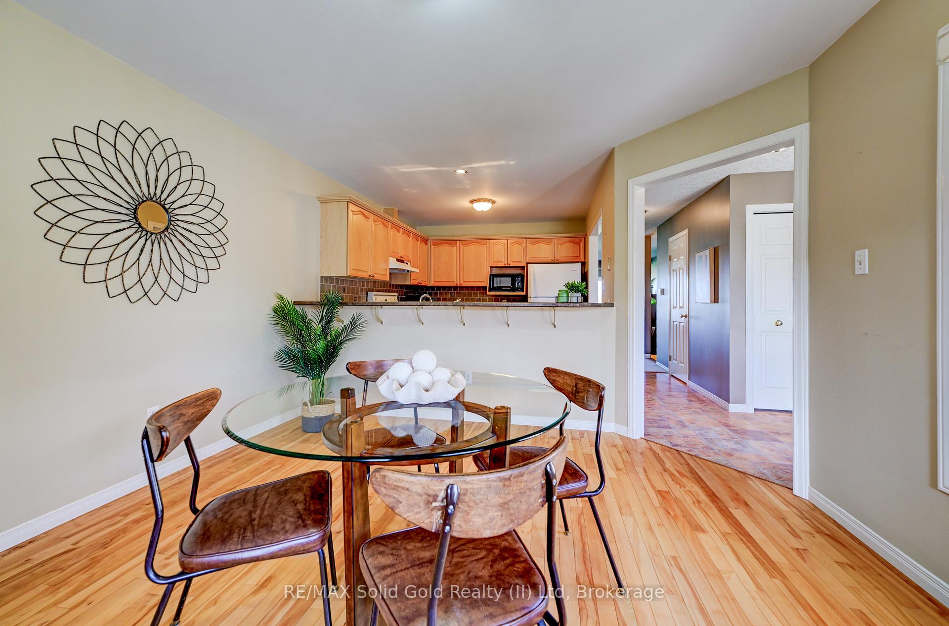 1662 Erbs Road 8, Wilmot — photo 5 of 5