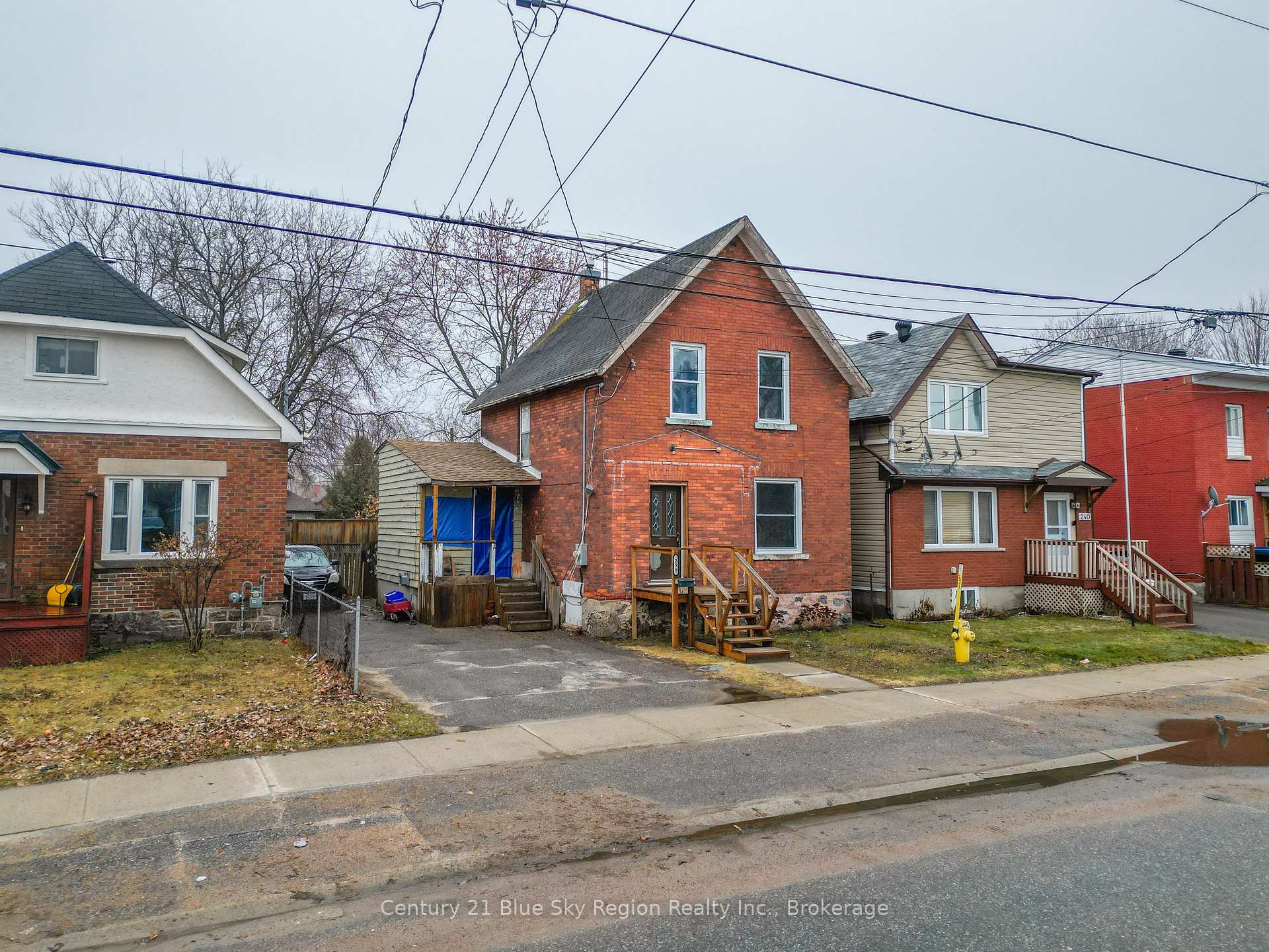 250 Fifth Avenue W, North Bay — photo 4 of 5