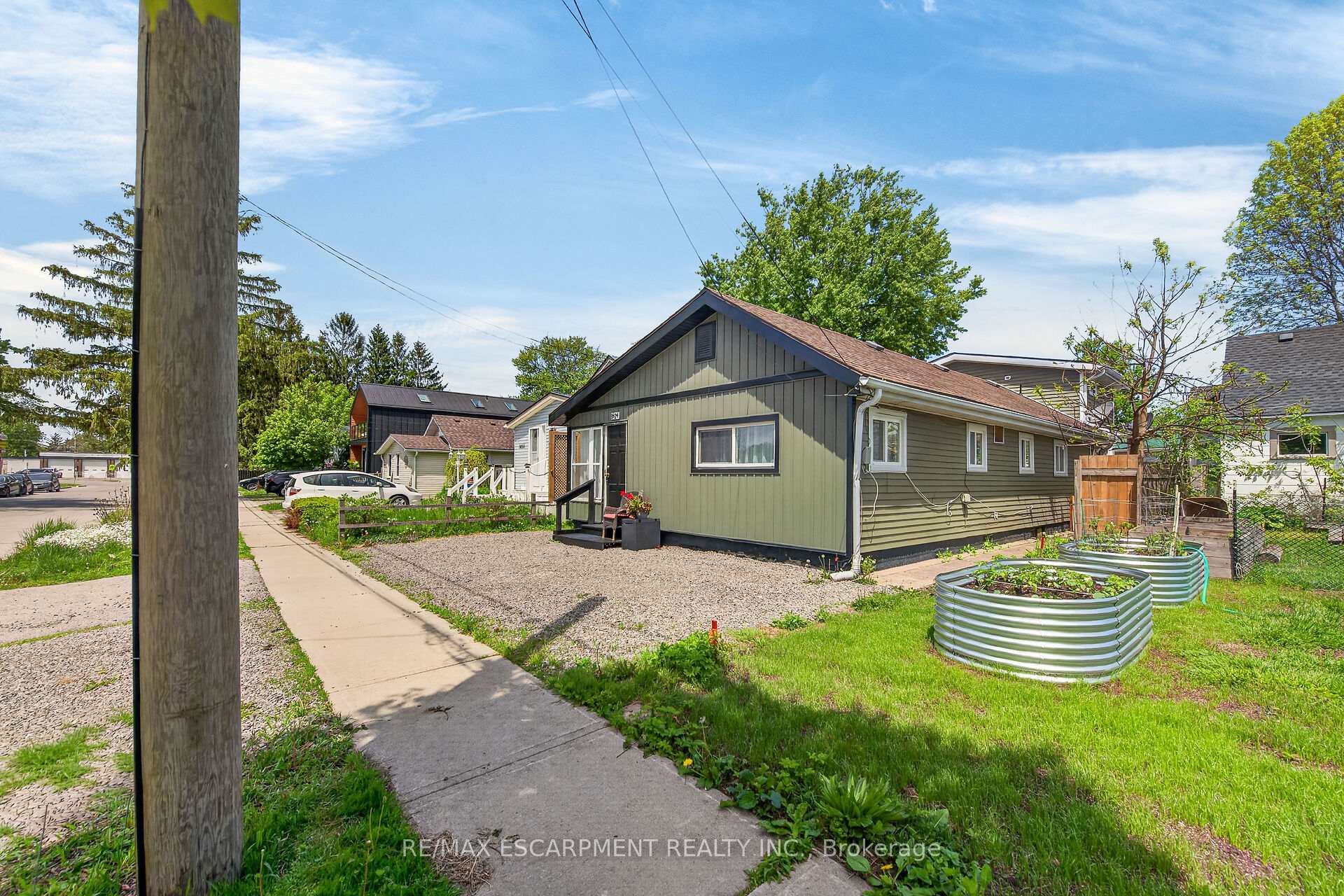 3824 Roxborough Avenue, Fort Erie — photo 2 of 5