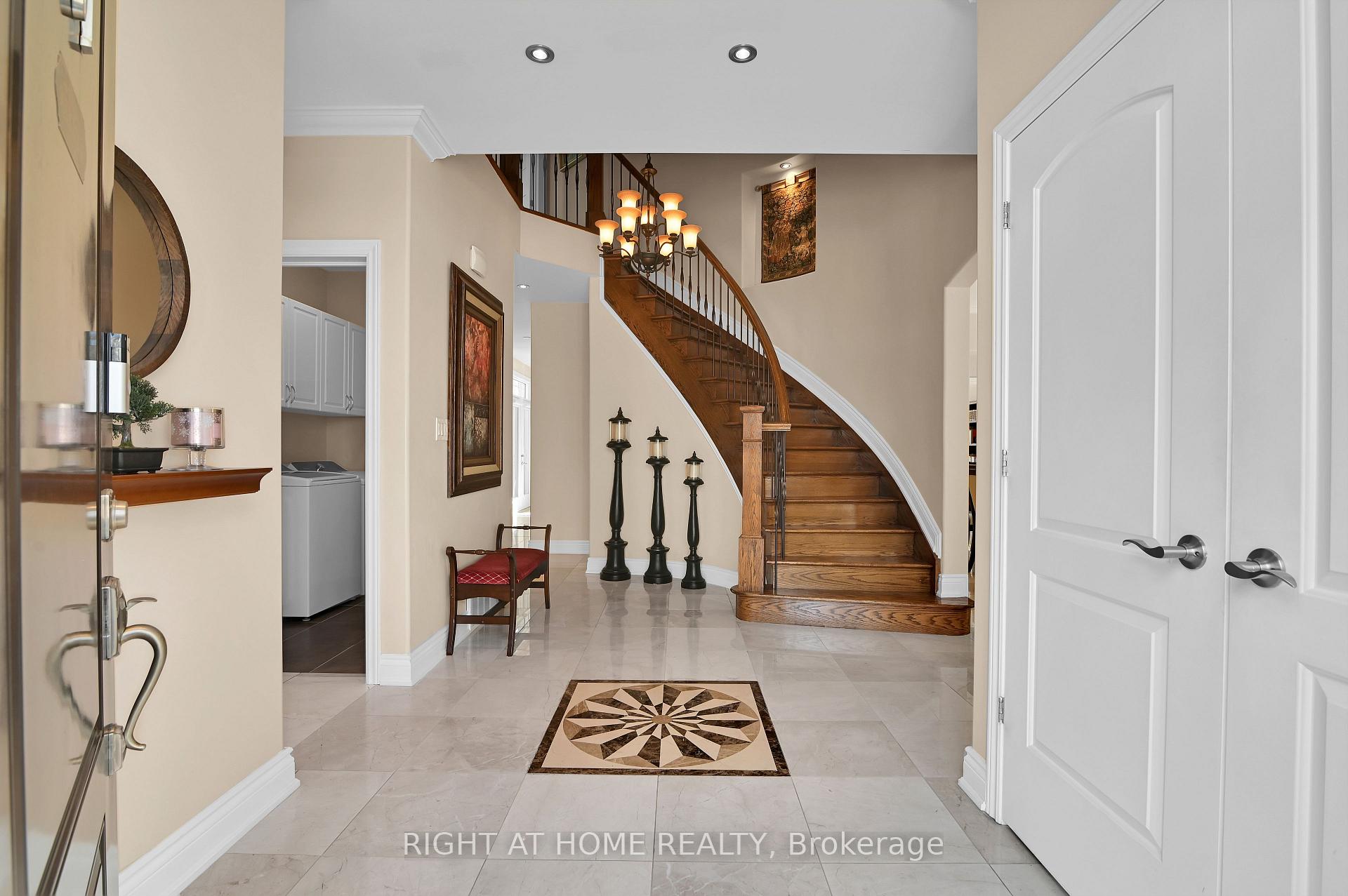 131 Issam Private, Hunt Club - South Keys and Area — photo 5 of 5