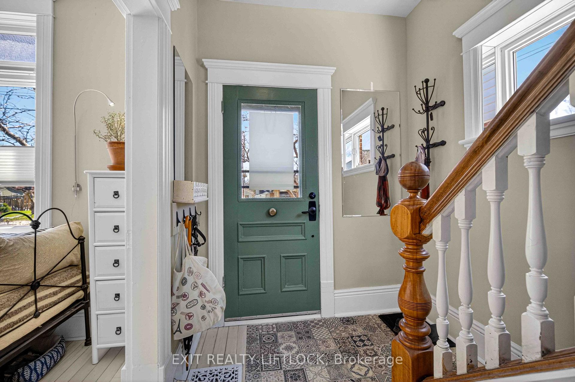 128 Sutherland Place, Peterborough — photo 4 of 5
